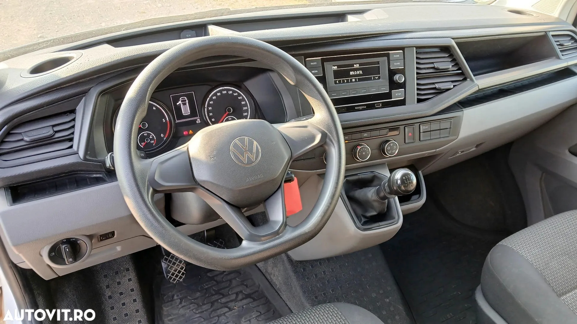 Volkswagen T6.1 LR 2,0 TDI - 10