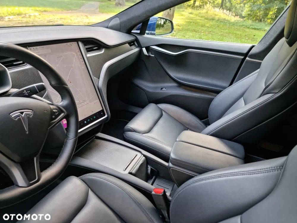 Tesla Model S - 19