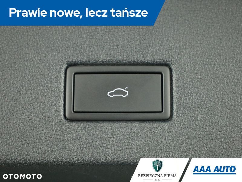 Volkswagen T-Roc - 13