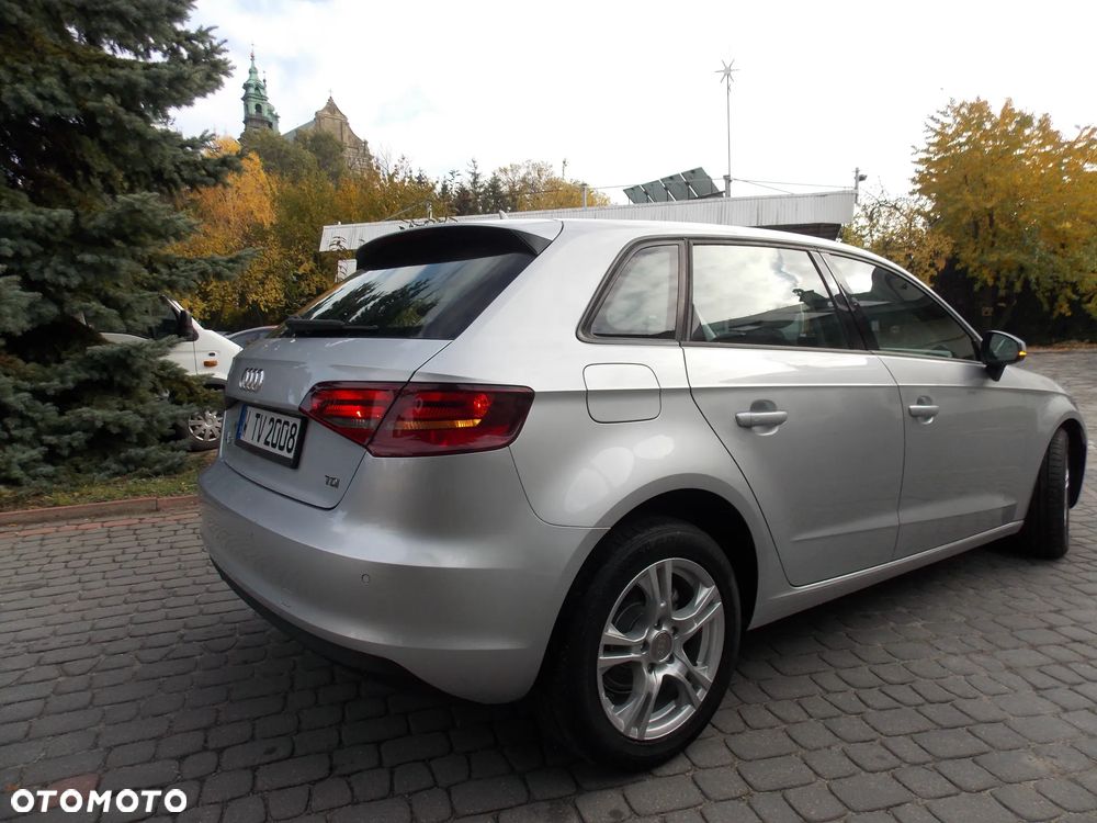 Audi A3 Sportback 1.6 TDI Attraction - 11