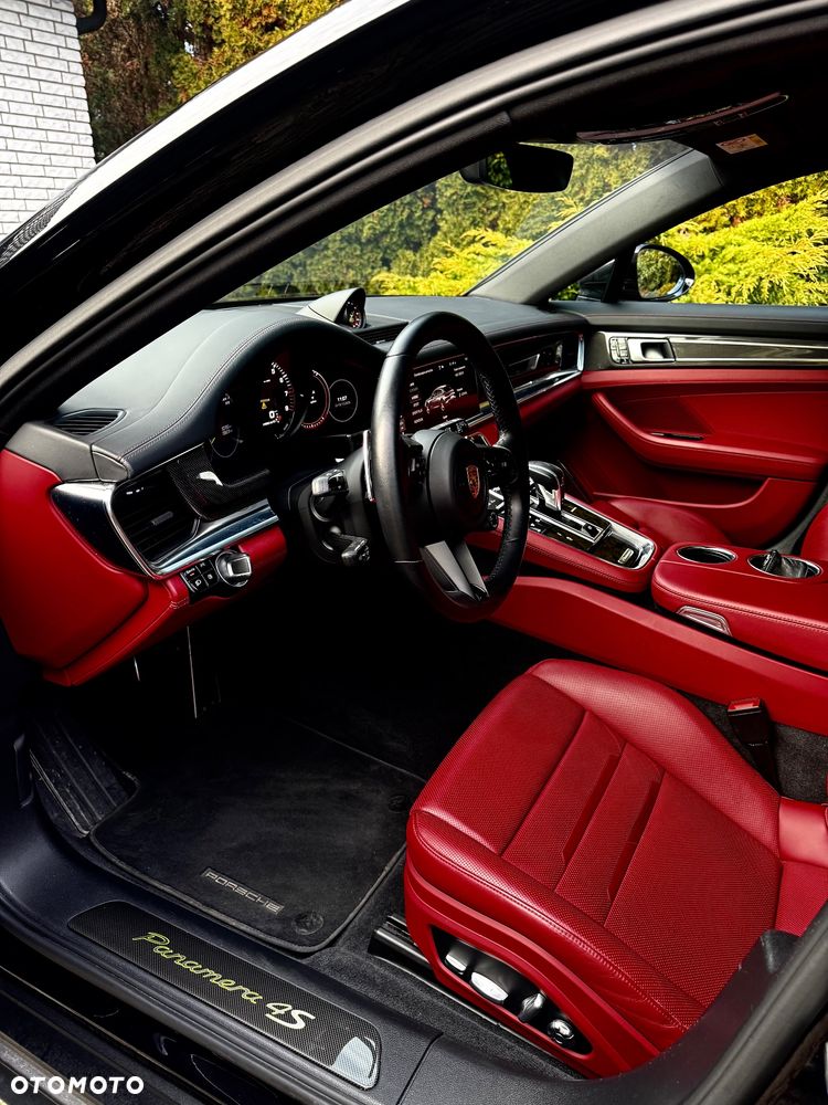 Porsche Panamera 4S - 9