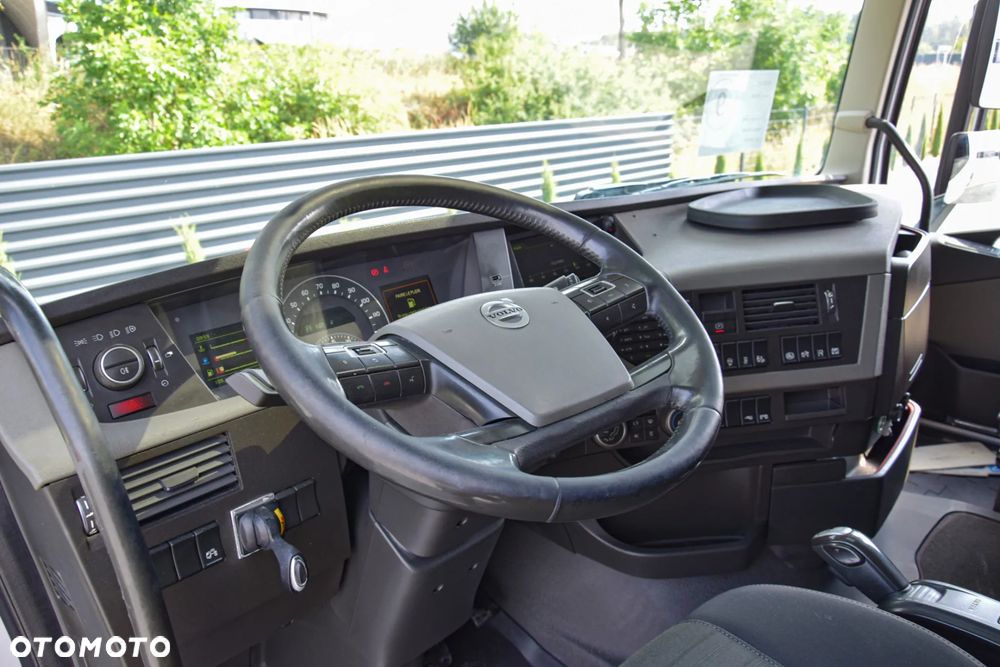 Volvo FH500 / NISKA KABINA / HYDRAULIKA / EURO 6 / ACC / LEDY / ALUFELGI / SERWISOWANY / SPROWADZONY - 22