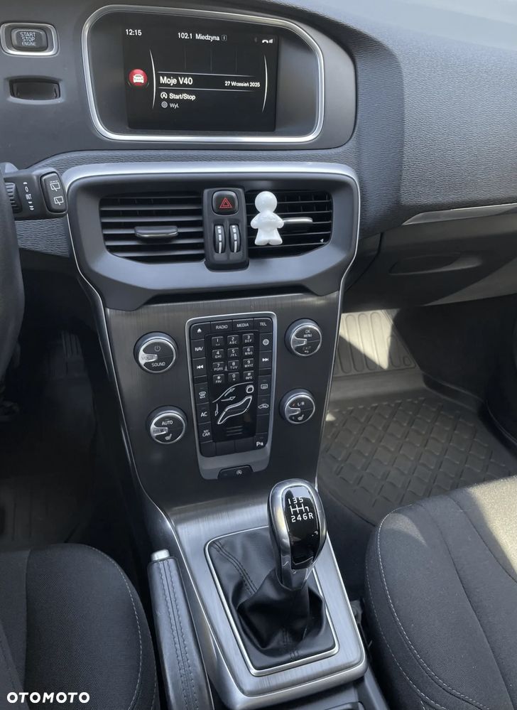 Volvo V40 D2 Drive-E Momentum - 12