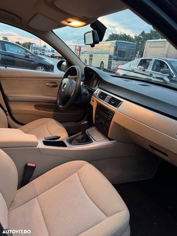 BMW Seria 3 318i - 7