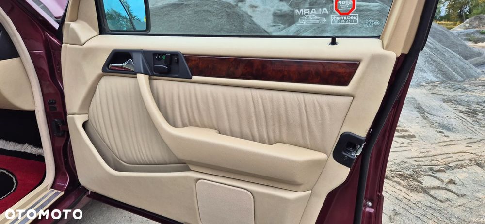 Mercedes-Benz W124 (1984-1993) - 25
