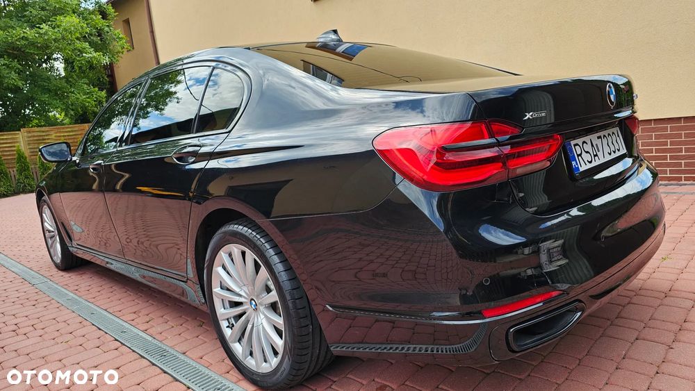 BMW Seria 7 740Li - 29