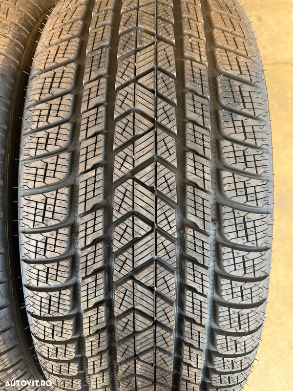 vând 2 anvelope 275/40/22 Pirelli de iarnă noi - 3