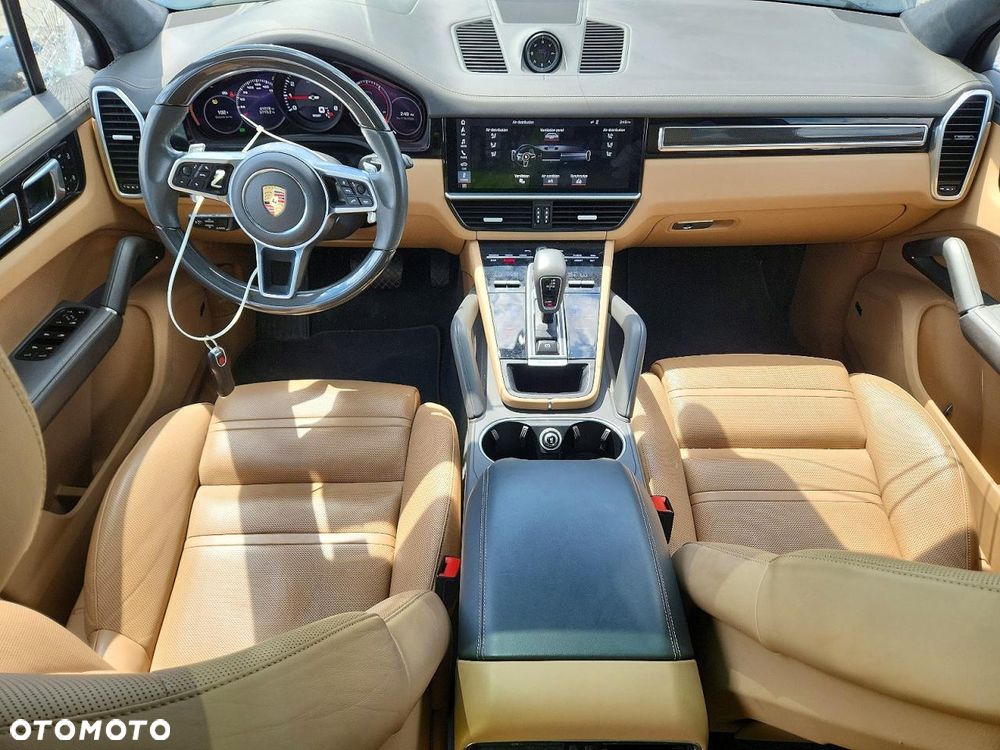 Porsche Cayenne - 10