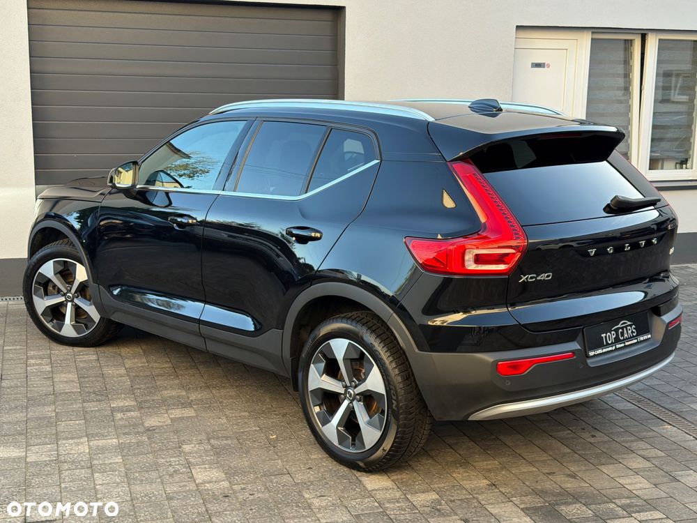 Volvo XC 40 B3 B DKG Plus Black Edition - 24