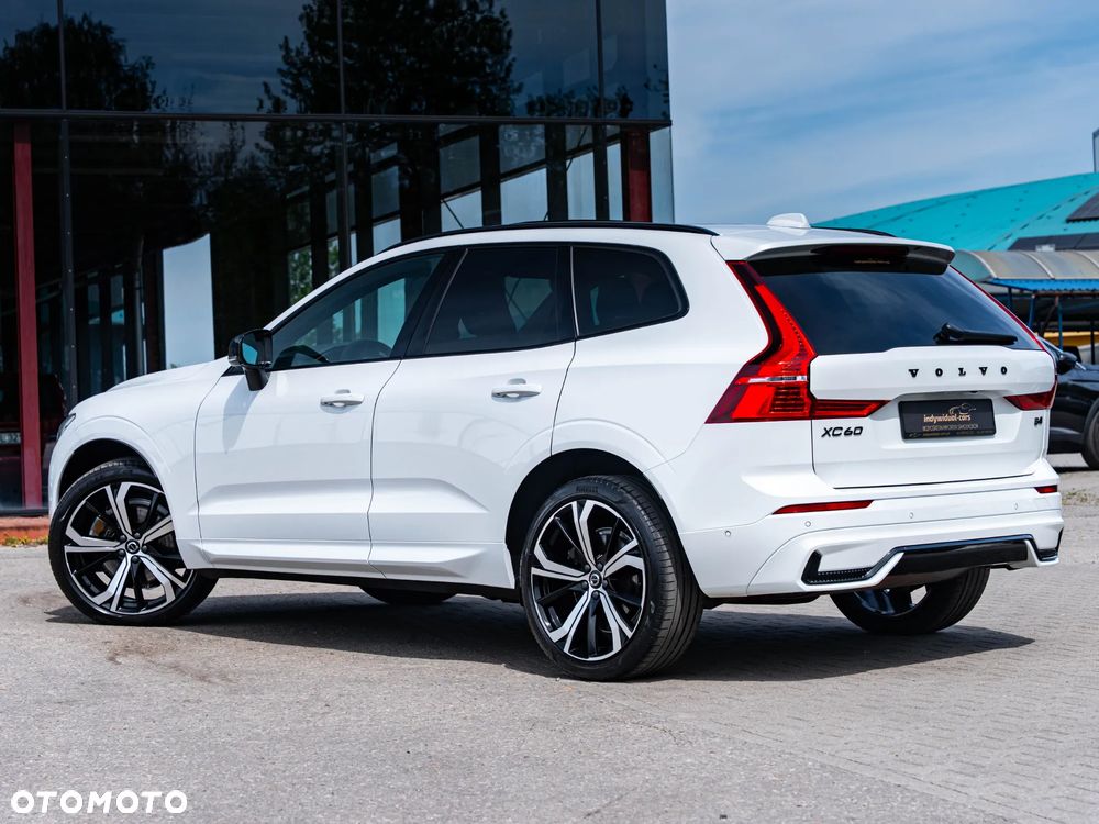 Volvo XC 60 B4 B Plus Dark - 11