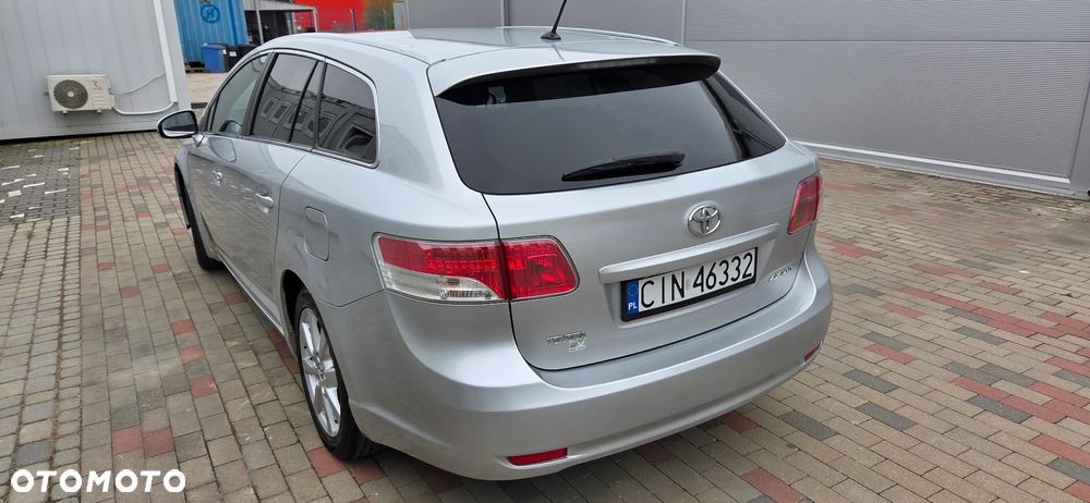 Toyota Avensis - 4