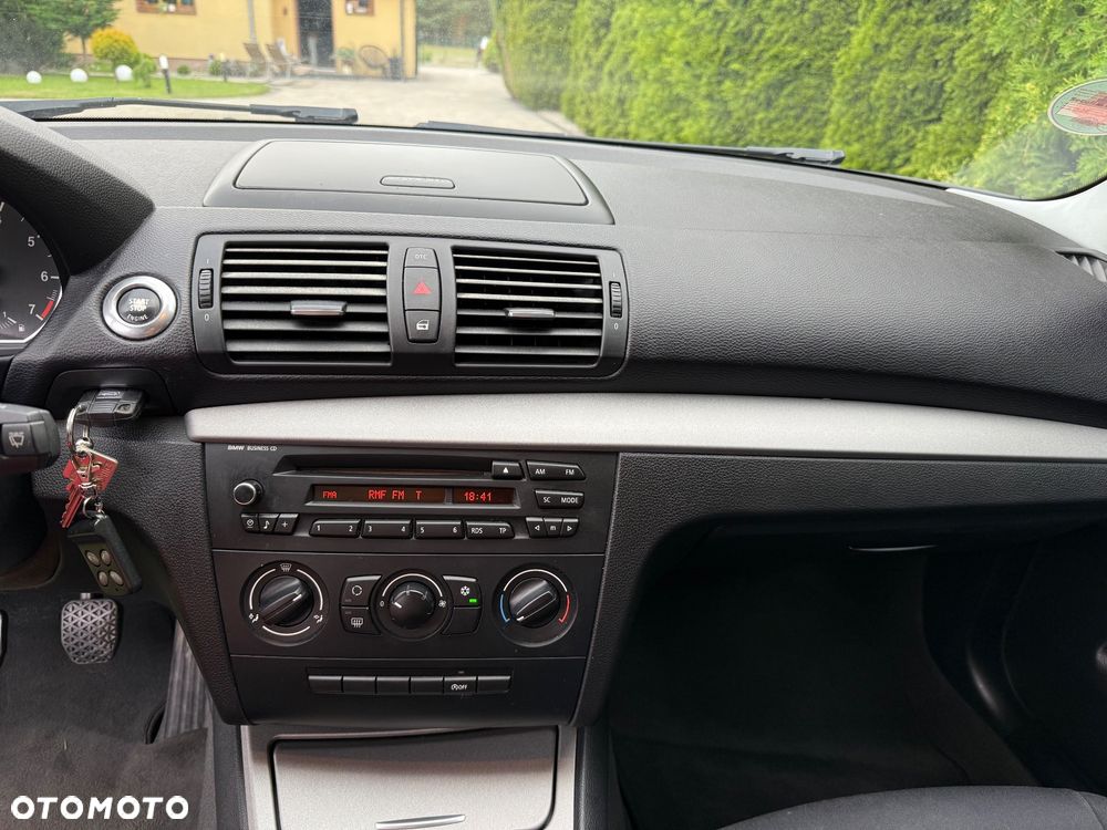BMW Seria 1 116i - 28