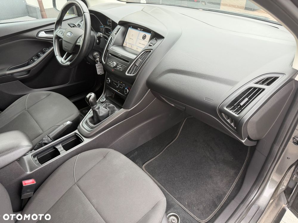 Ford Focus 1.0 EcoBoost Active Business - 17