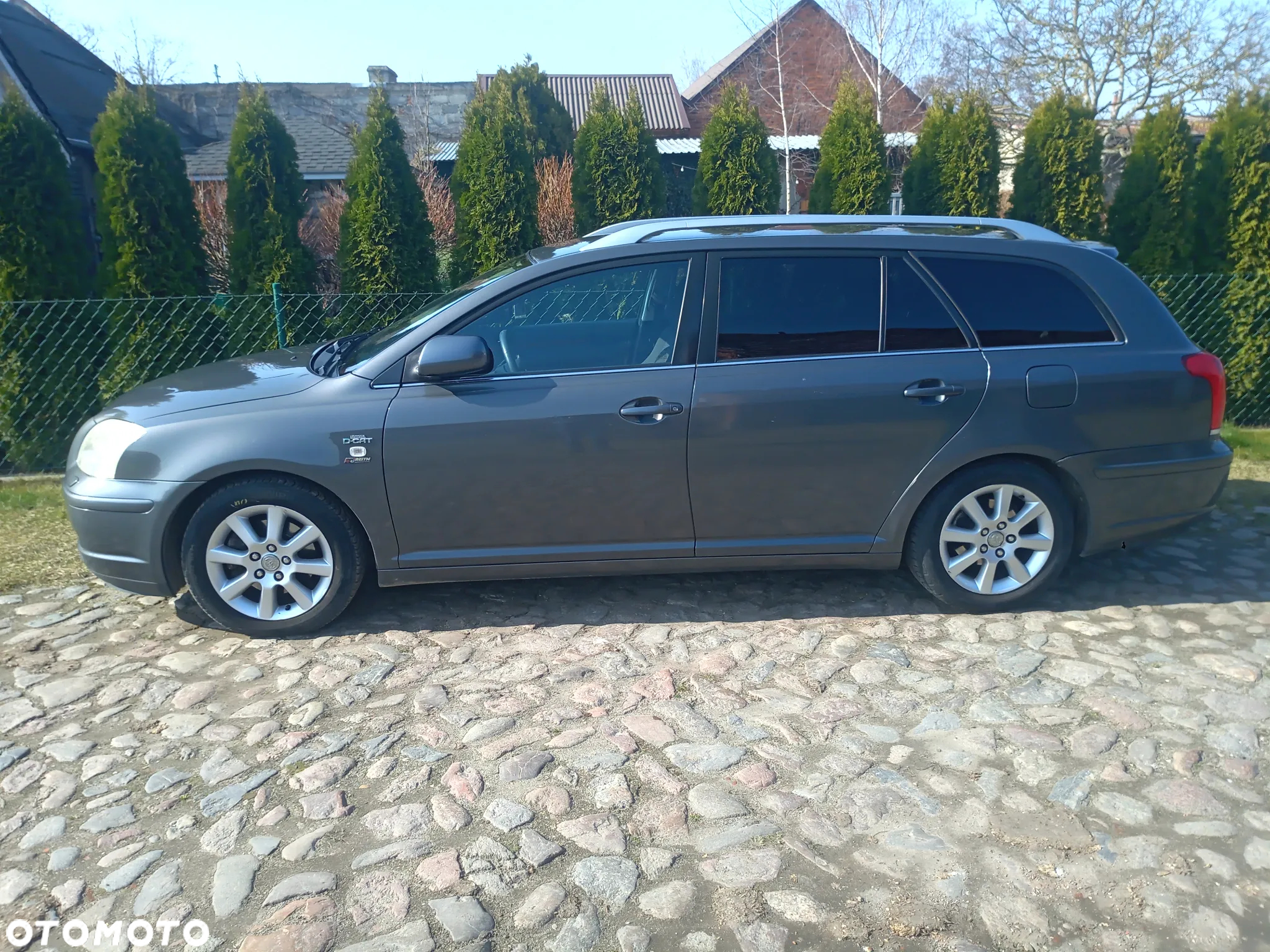 Toyota Avensis - 5