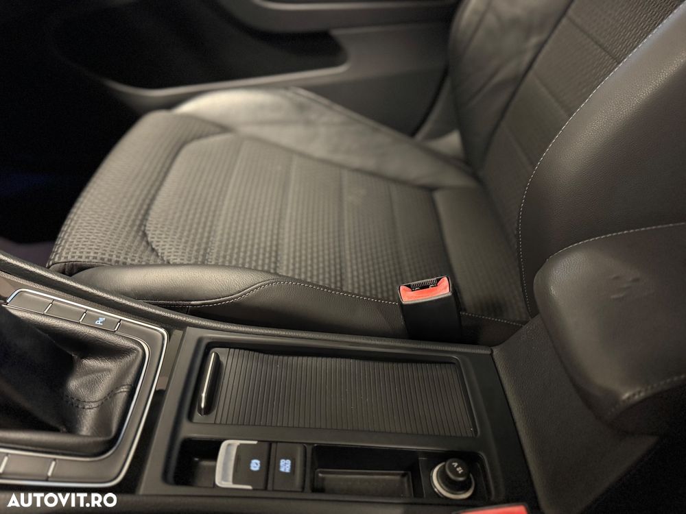 Volkswagen Golf 2.0 TDI DPF BlueMotion Technology Style - 19