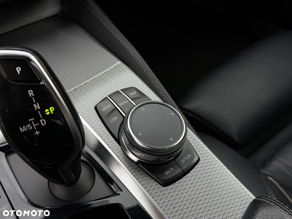 BMW Seria 5 520d M Sport sport - 36