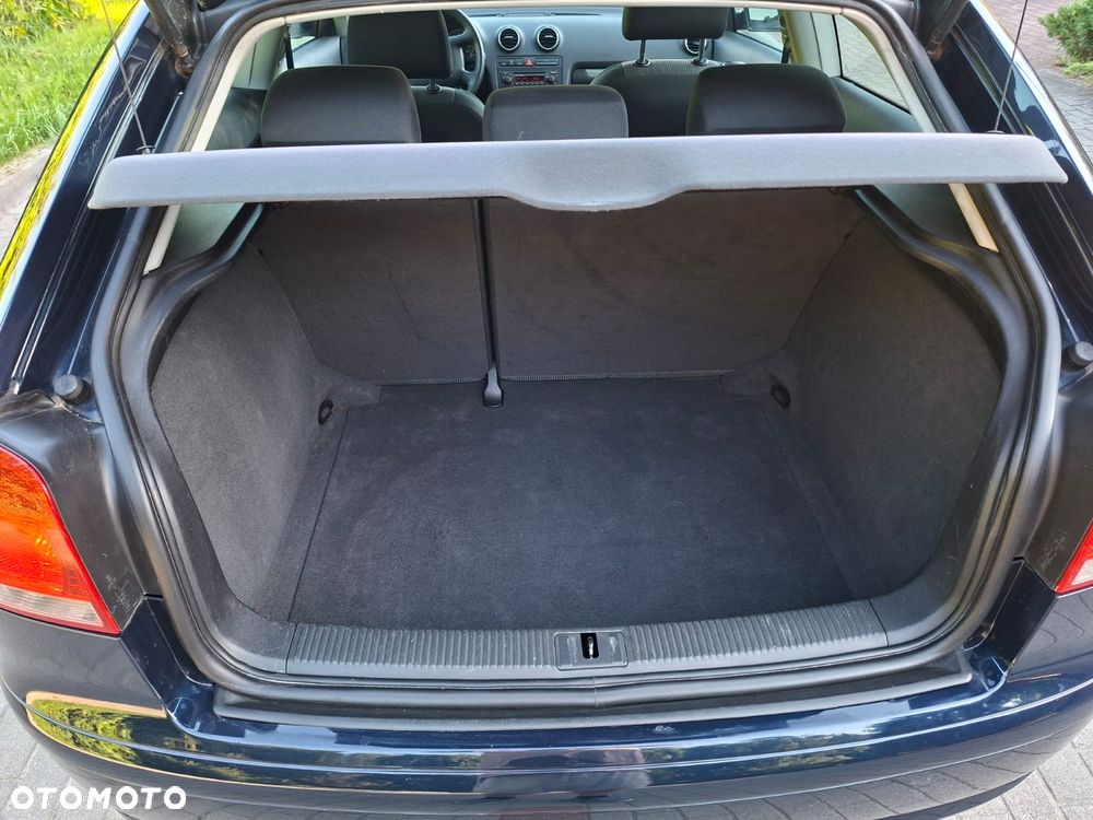 Audi A3 3-drzwiowe 1.6 Attraction - 6