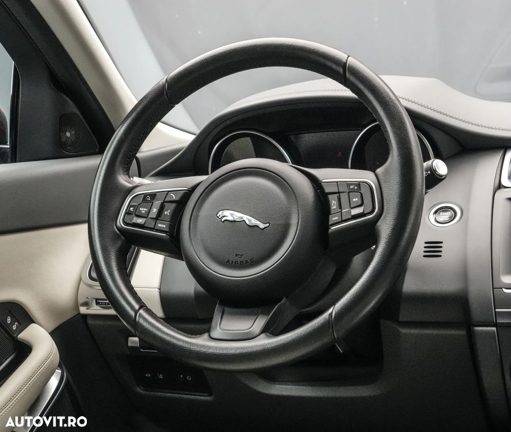 Jaguar E-Pace D150 AWD R-Dynamic S - 18