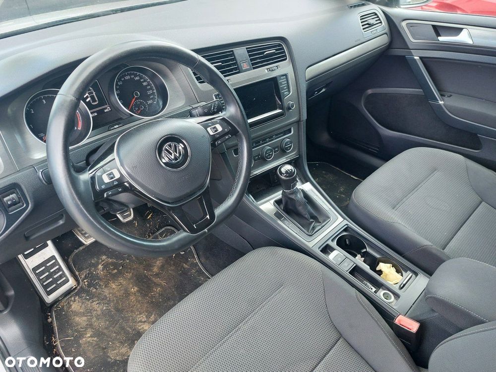 Volkswagen Golf - 9