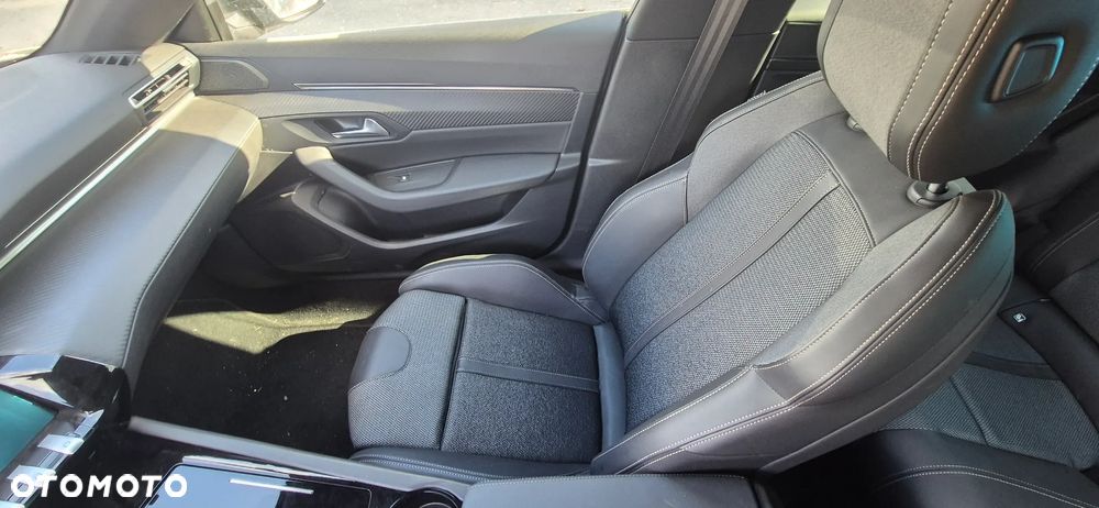 Peugeot 508 SW PureTech PHEV 225 Allure S&S e-EAT8 - 39