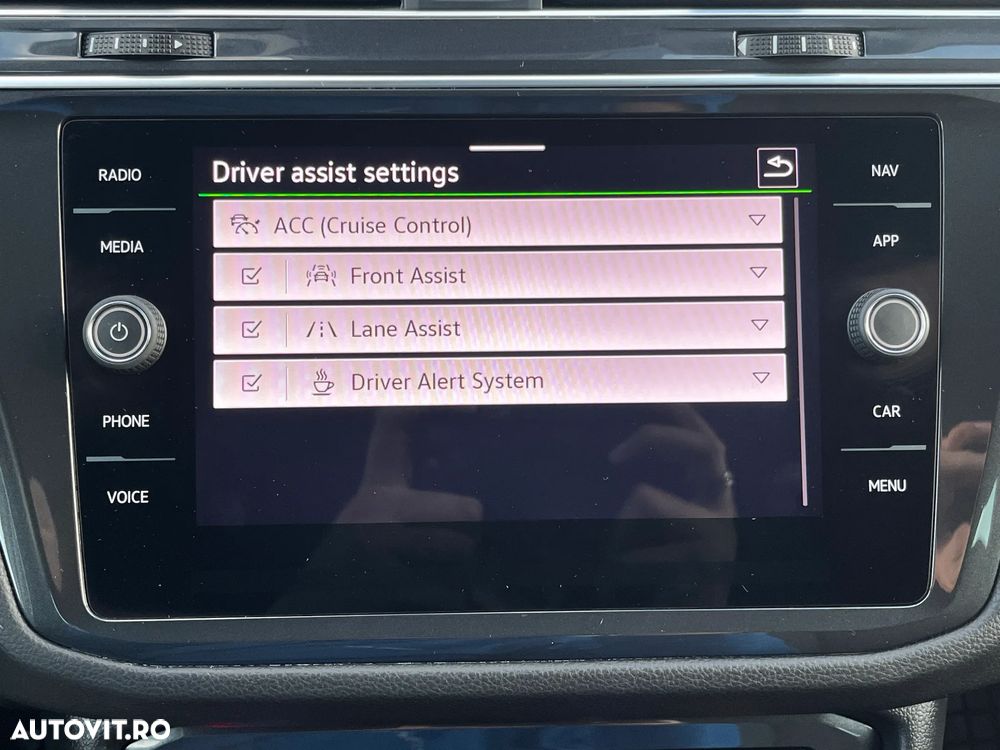 Volkswagen Tiguan - 26