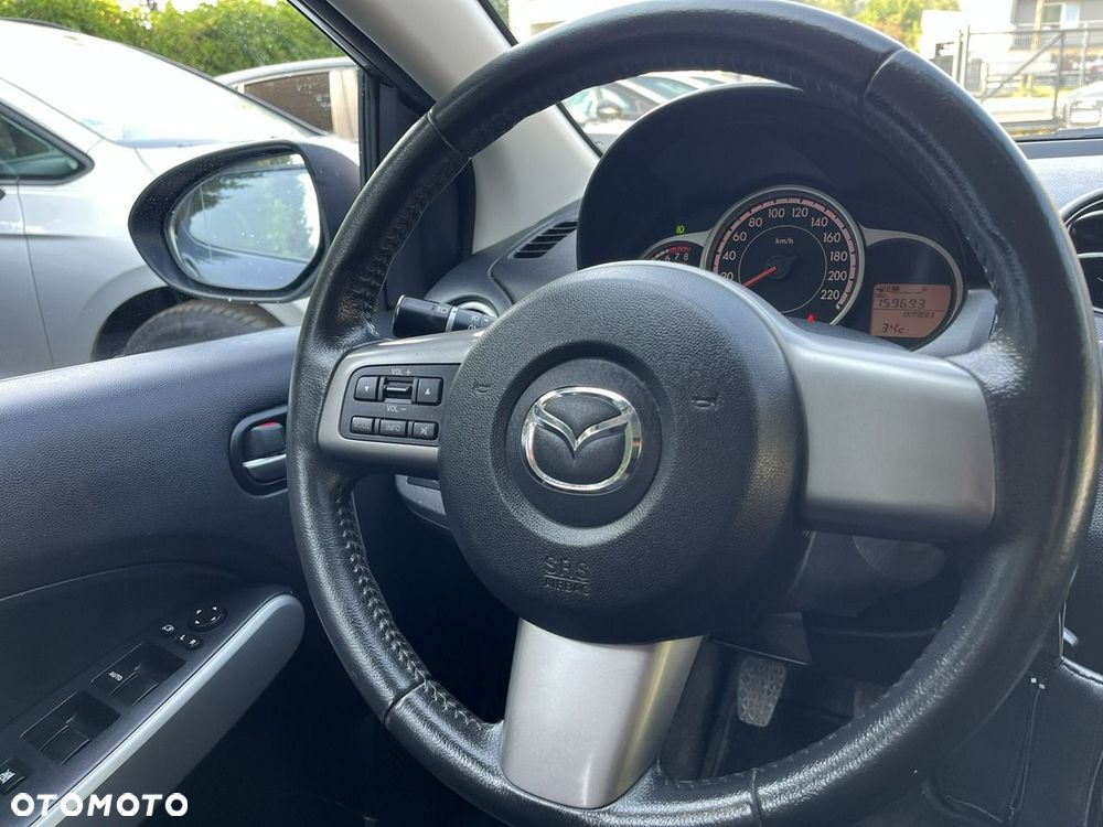 Mazda 2 - 15