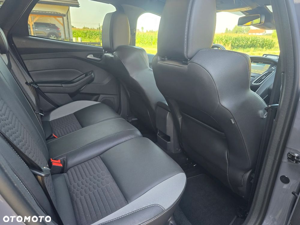 Ford Focus 2.0 EcoBoost ST mit Leder-Exclusiv-Paket - 23