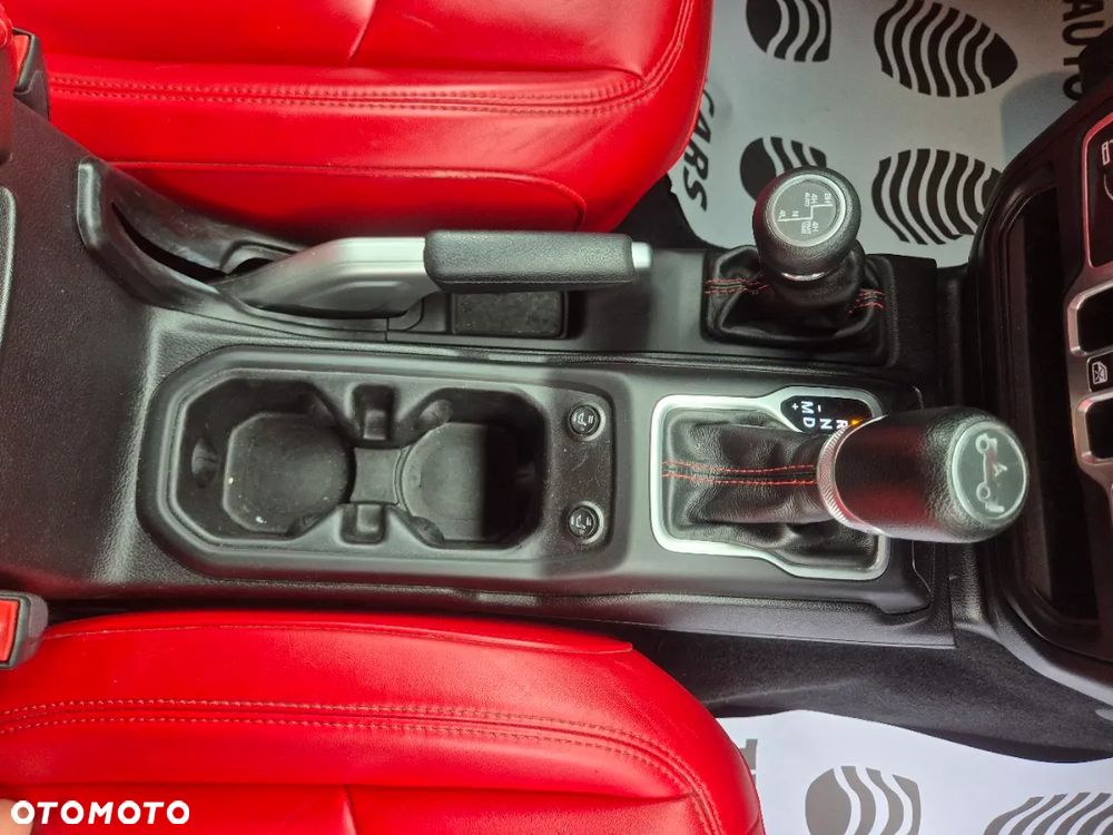 Jeep Wrangler Unlimited GME 2.0 Turbo Sahara - 26