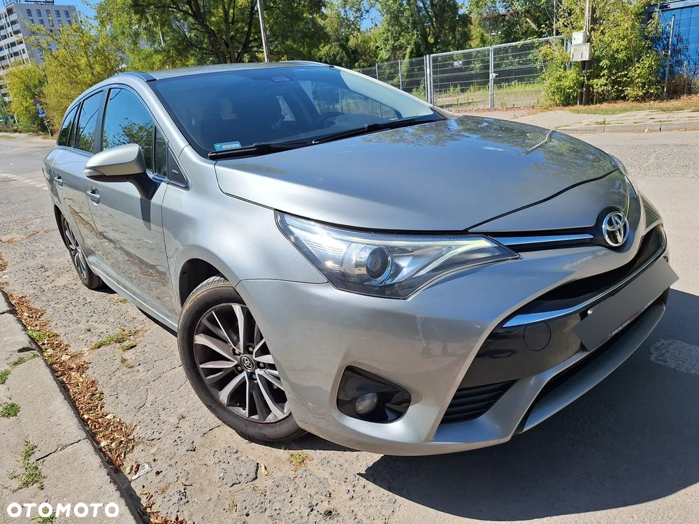 Toyota Avensis 1.8 Premium MS - 16
