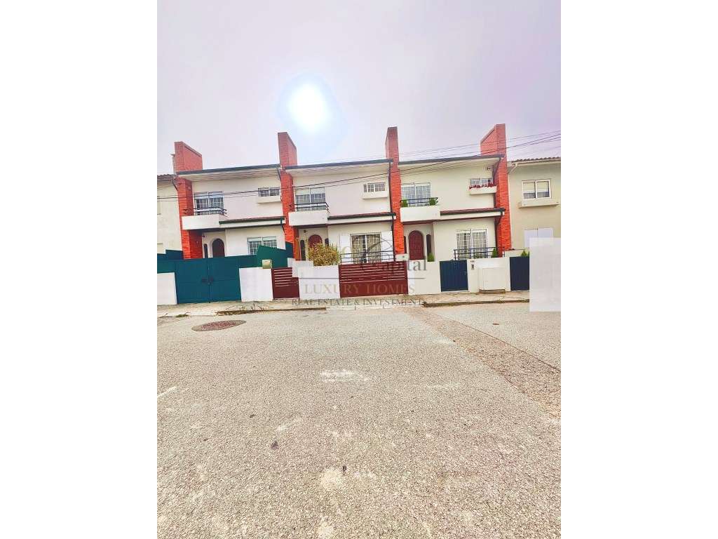 Moradia T3 com Garagem e Terreno em Arcozelo, Vila Nova de Gaia - Grande imagem: 3/20