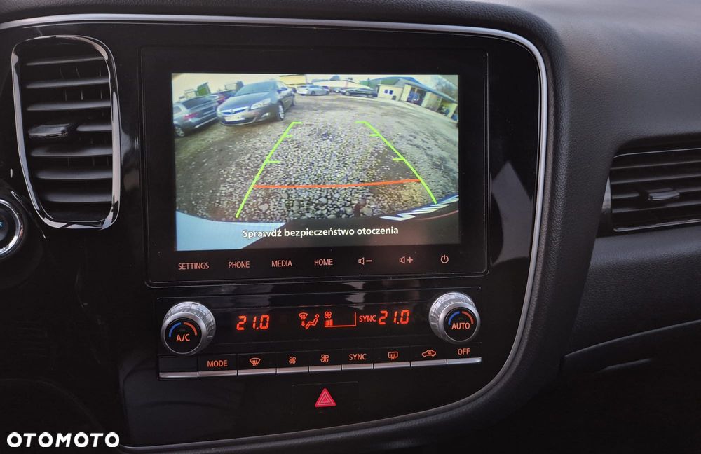 Mitsubishi Outlander - 16