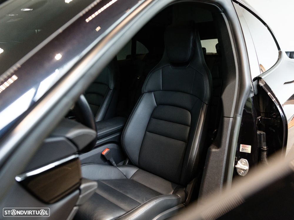 Porsche Taycan Sport Turismo - 22