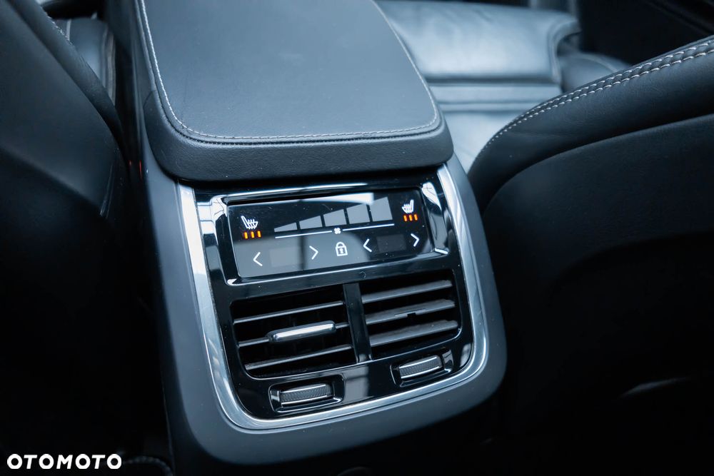 Volvo XC 90 T8 AWD Recharge Geartronic RDesign Edition - 33