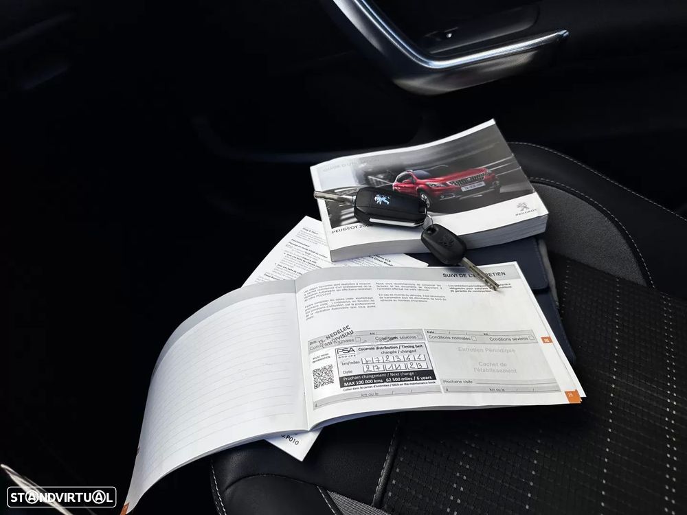 Peugeot 2008 1.2 PureTech Allure EAT6 - 31