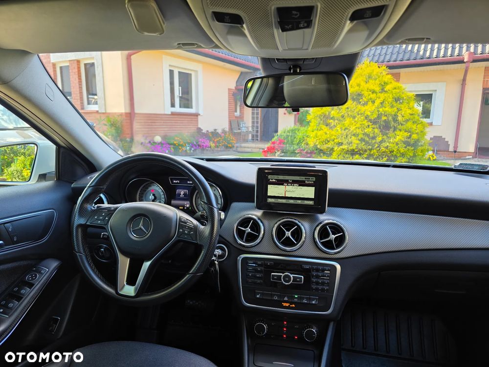 Mercedes-Benz GLA - 27