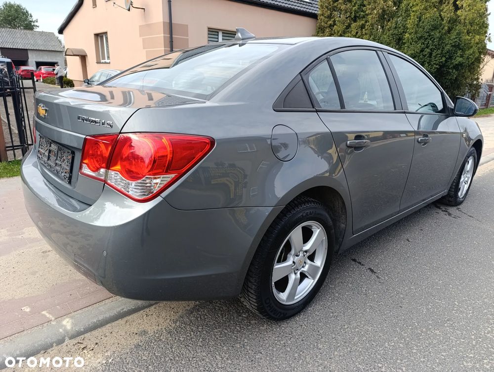 Chevrolet Cruze 1.6 LS - 5