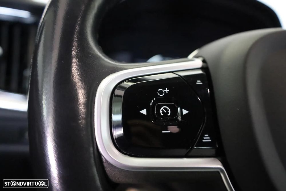 Volvo V90 2.0 D4 Momentum Plus Geartronic - 36