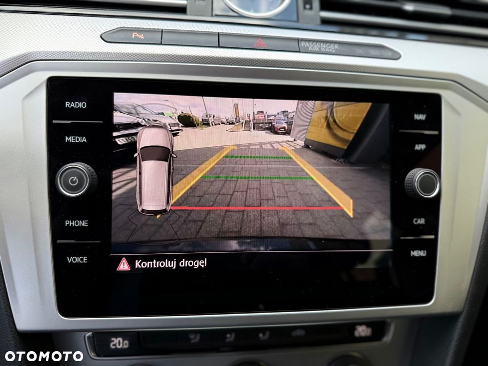 Volkswagen Passat 1.6 TDI SCR DSG Comfortline - 23