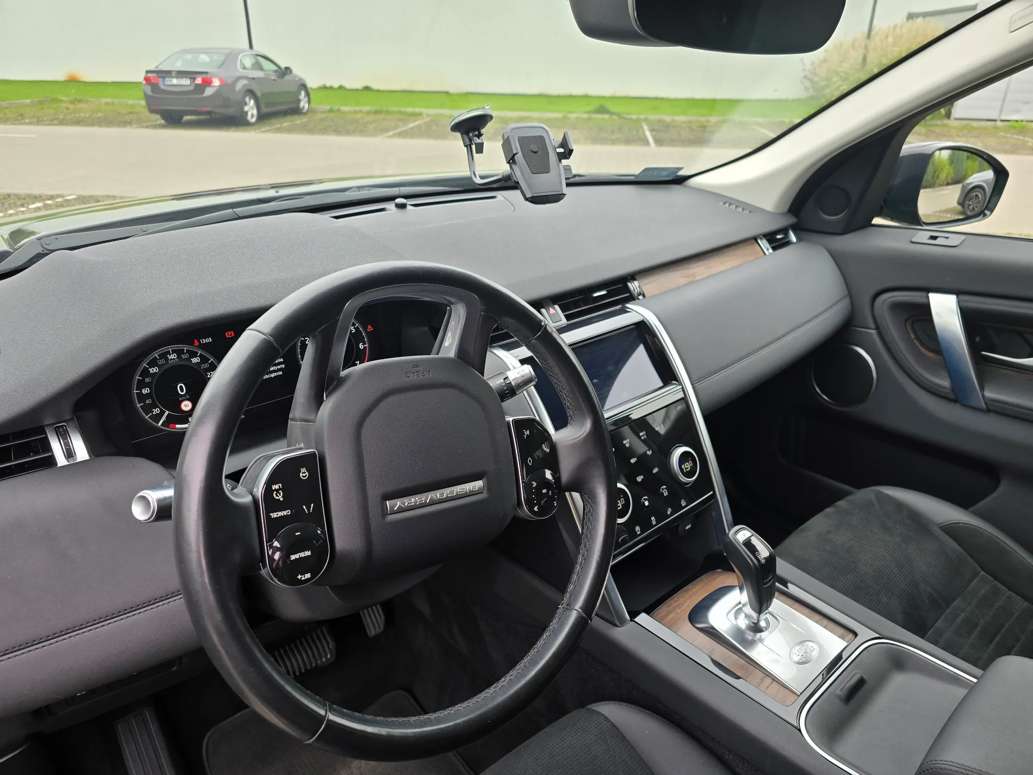 Land Rover Discovery Sport - 9