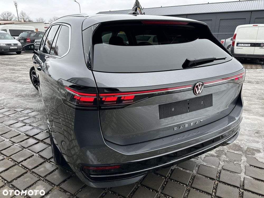 Volkswagen Passat Variant 2.0 TDI EVO Elegance DSG - 24