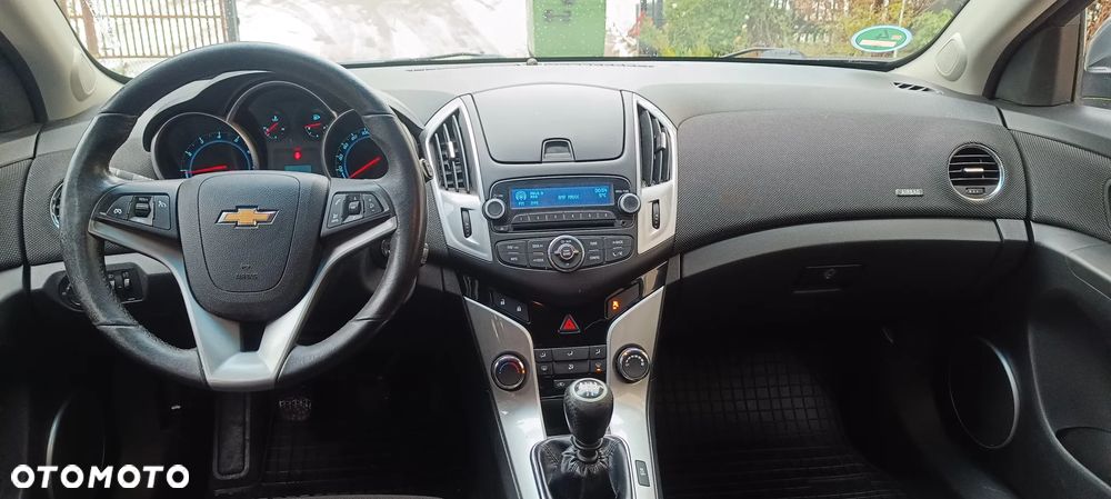 Chevrolet Cruze 1.6 LS+ - 10