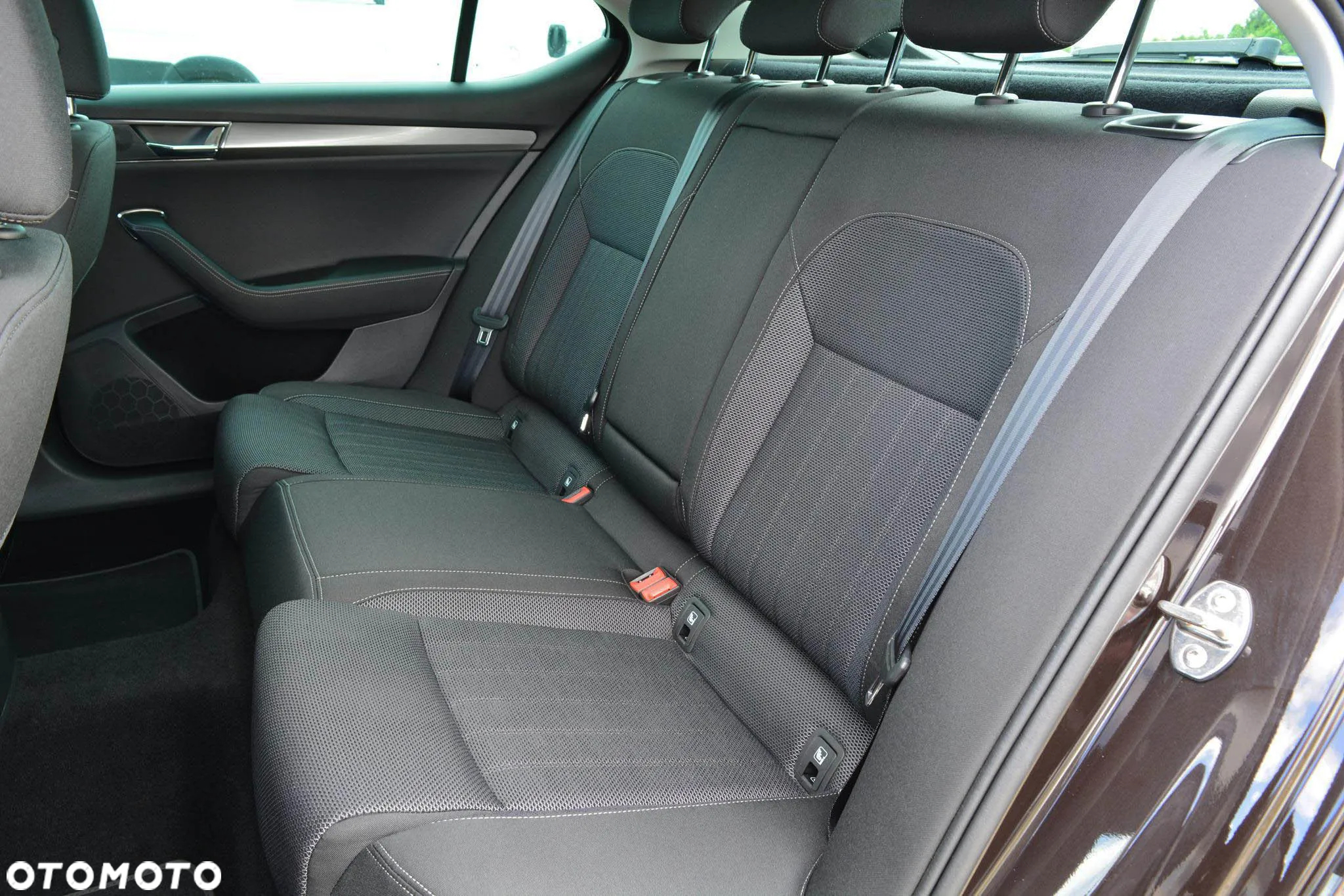 Skoda Superb 2.0 TDI SCR Style DSG - 37
