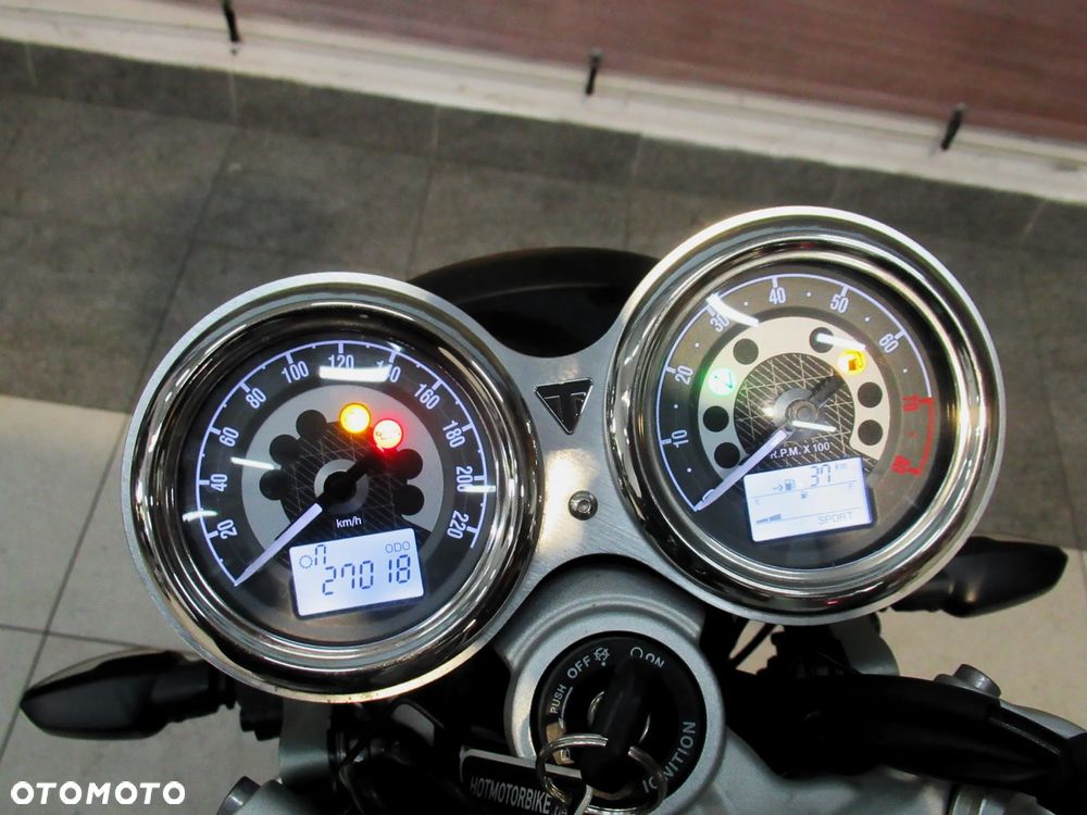 Triumph Speed Twin - 8