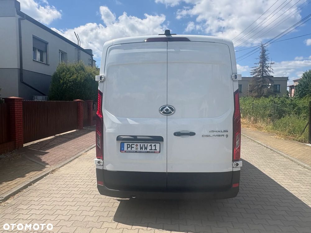 Maxus Deliver 9 - 7
