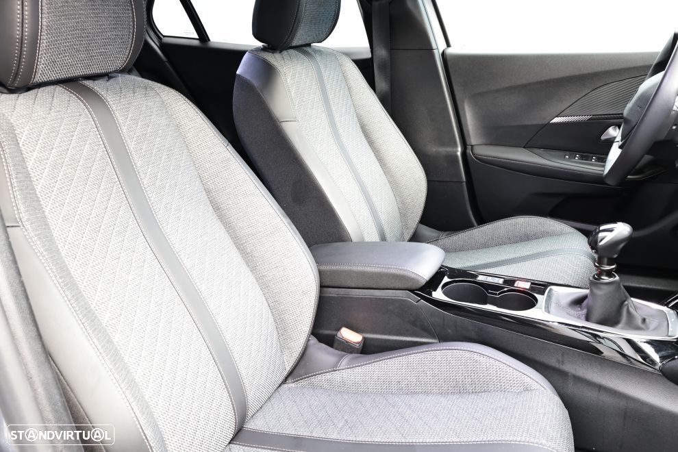 Peugeot 2008 1.2 PureTech Allure - 19