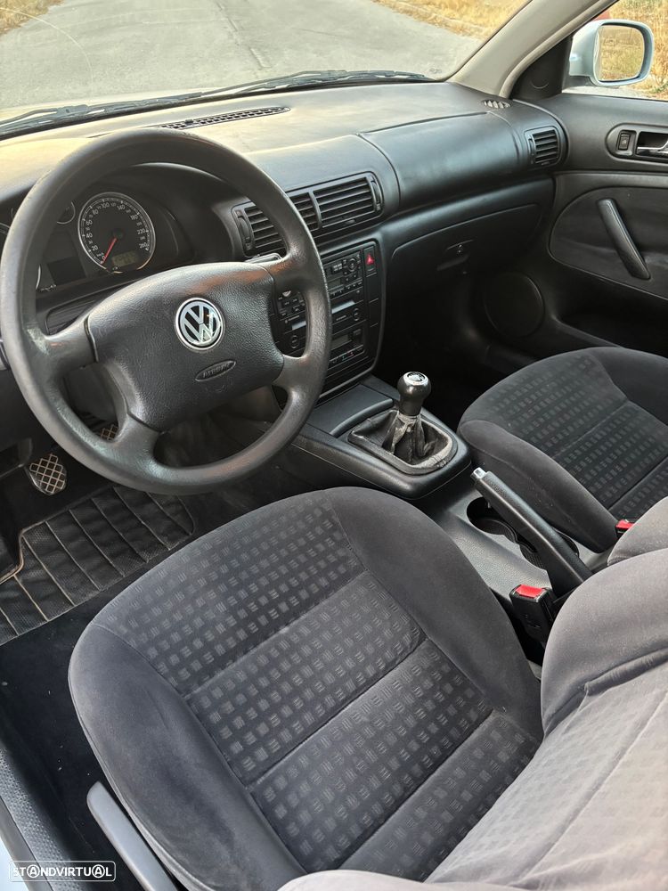 VW Passat Variant 1.9 TDi 4Motion Highline - 12