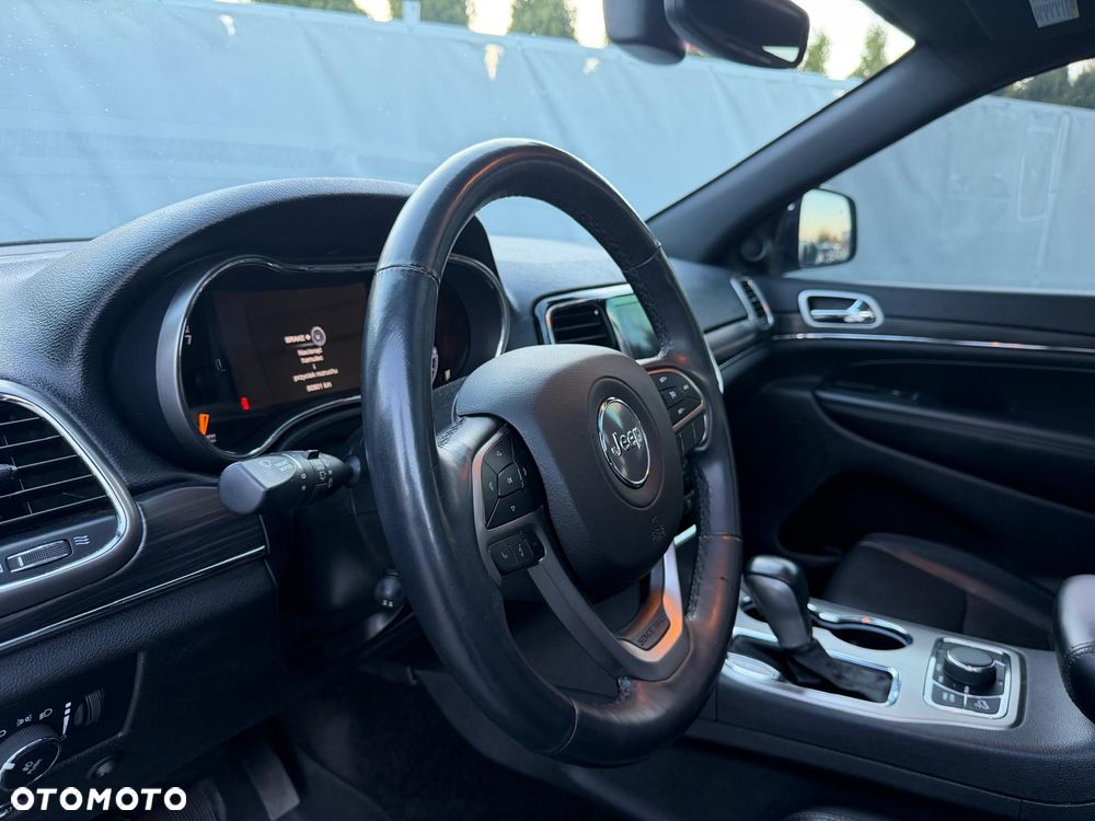 Jeep Grand Cherokee - 22