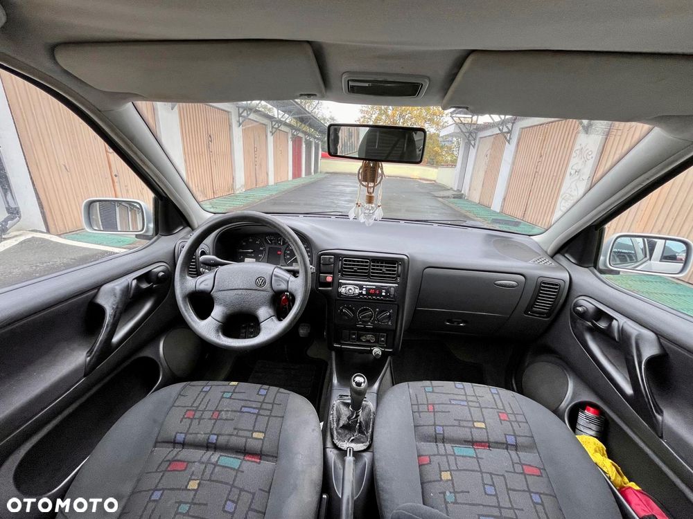 Volkswagen Polo - 12