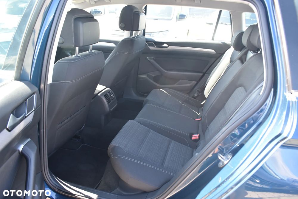 Volkswagen Passat Variant - 12