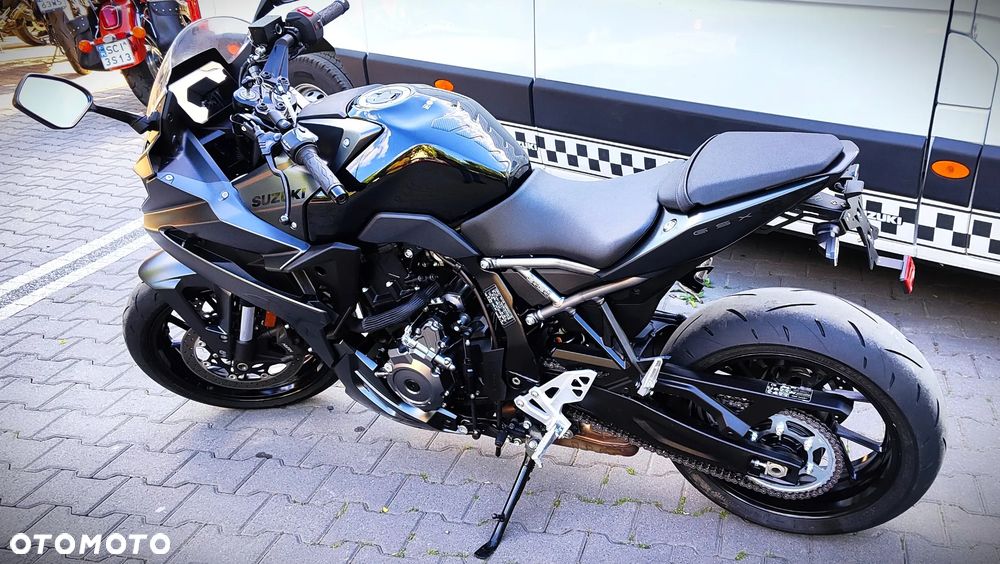 Suzuki GSX - 5